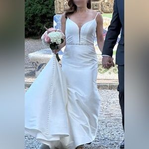 Morilee Gia wedding dress. Like new only worn for ceremony and pics.